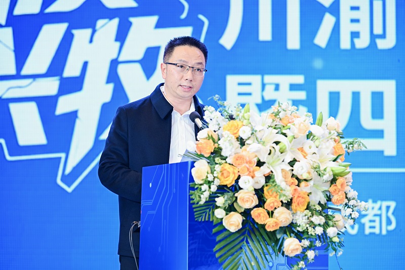 黄洪春.JPG